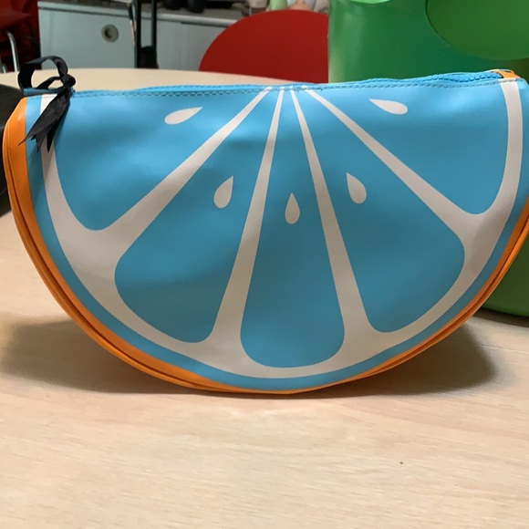 Make up bag (5) - Picture 2 of 11